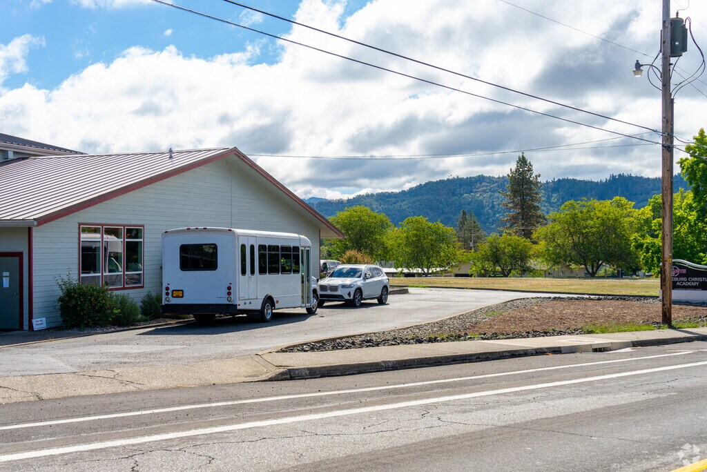 Educational opportunities abound at Roseburg Christian Academy.