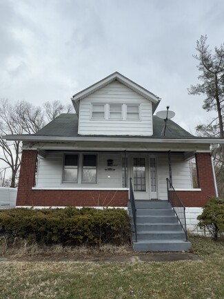 1837 Lower Hunters Trace, Louisville, KY 40216