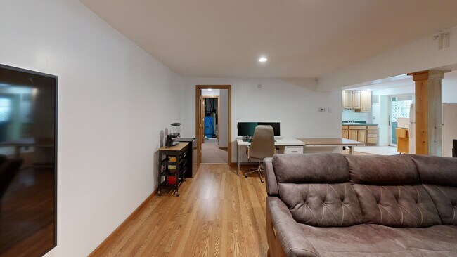 6 Jeremy Dr, East Lyme, CT 06333 - photo 2