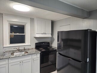 227 Providence St Unit 227 Providence, West Warwick, RI 02893