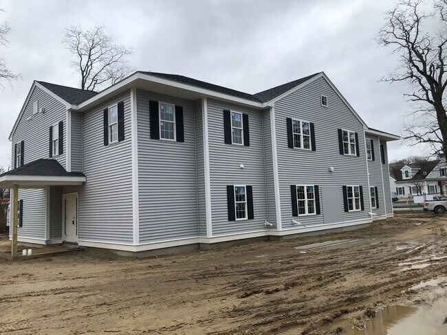 1 Sandwich Rd unit 4, Buzzards Bay, MA 02532 - photo 2