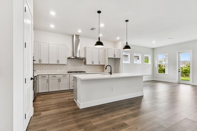 1550 Merrythought Ln unit 36478414, Sarasota, FL 34240 - photo 7