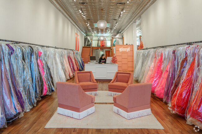 Brushy offers many high end shopping establishments to residents.