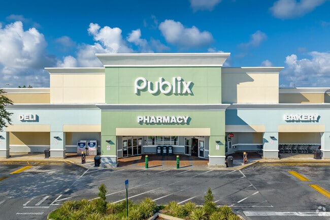 A lot of Moon Lake Estates shoppers choose Publix for their main grocery runs.
