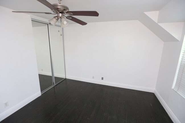 5808 Edgemar Ave unit Large 2 bed, Los Angeles, CA 90043 - photo 3