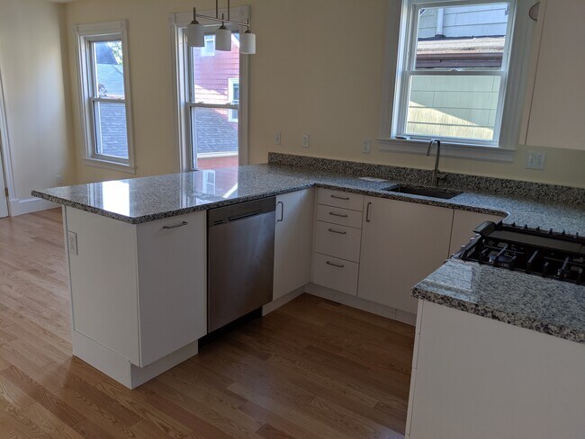 22 Leland St unit 3, Somerville, MA 02143 - photo 7