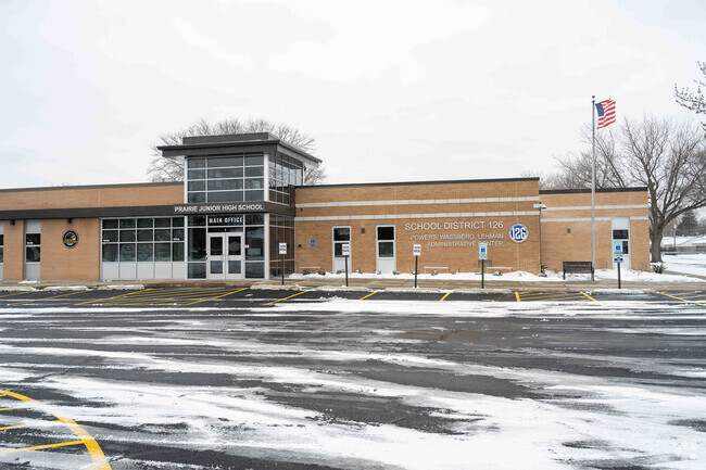 Prairie Junior High School in Alsip, IL has approximately 367 students enrolled.