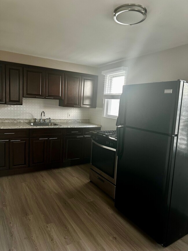 43 Ekings Ave, Hawthorne, NJ 07506