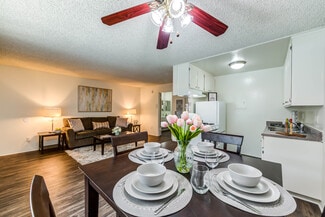 11123 Aqua Vista St, North Hollywood, CA 91602