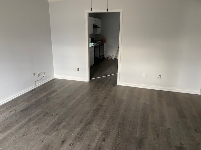 309 S Avenue C unit A, Elgin, TX 78621 - photo 5