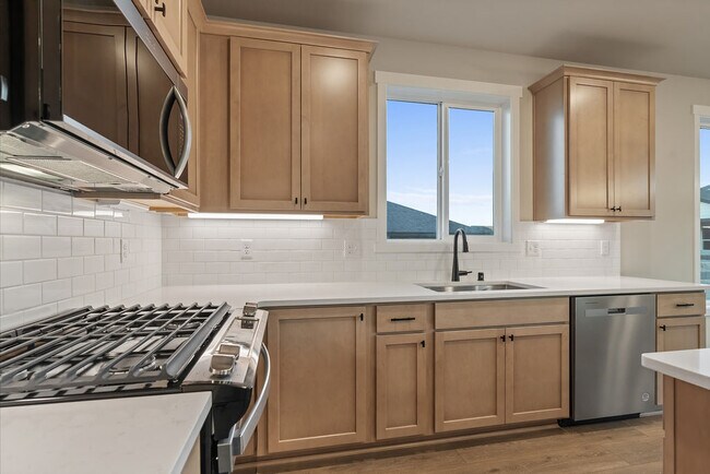 594 Tatoosh Ave, West Richland, WA 99353 - photo 5