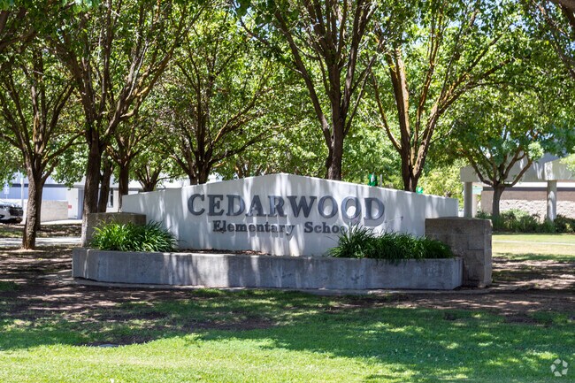 Cedarwood Elementary School is located in Clovis, California.