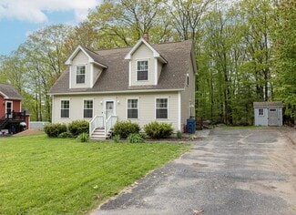 90 Farragut St, Portland, ME 04103