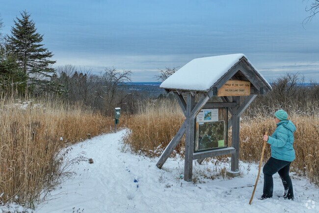 Hart Farm Trails wind through fields and ravines with far‑reaching valley views.