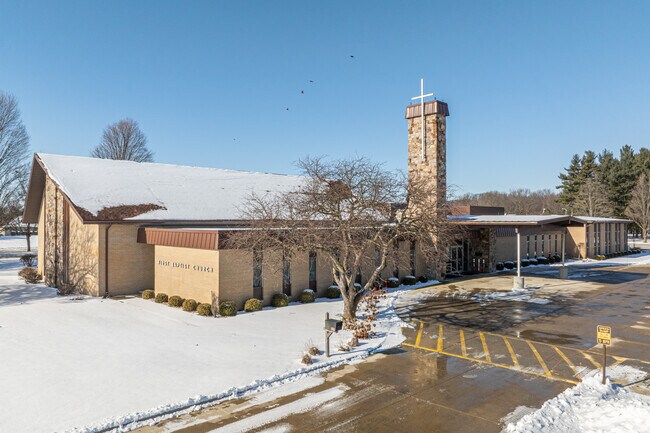 First Baptist Church is located near Clover Trails.