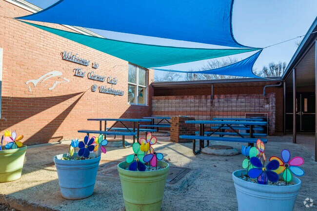 Washington Elementary School outdoor eating area.