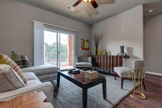 560 W Bryant St, Springfield, MO 65810