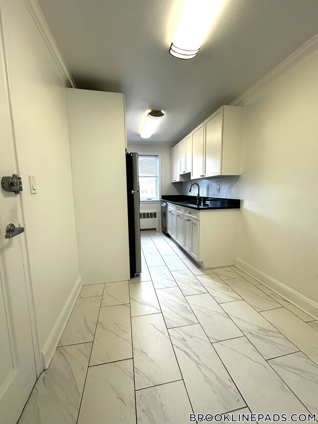 82 St Paul St Unit 2, Cambridge, MA 02139