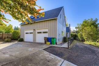 6218 SW Garden Home Rd Unit Upstairs, Portland, OR 97219