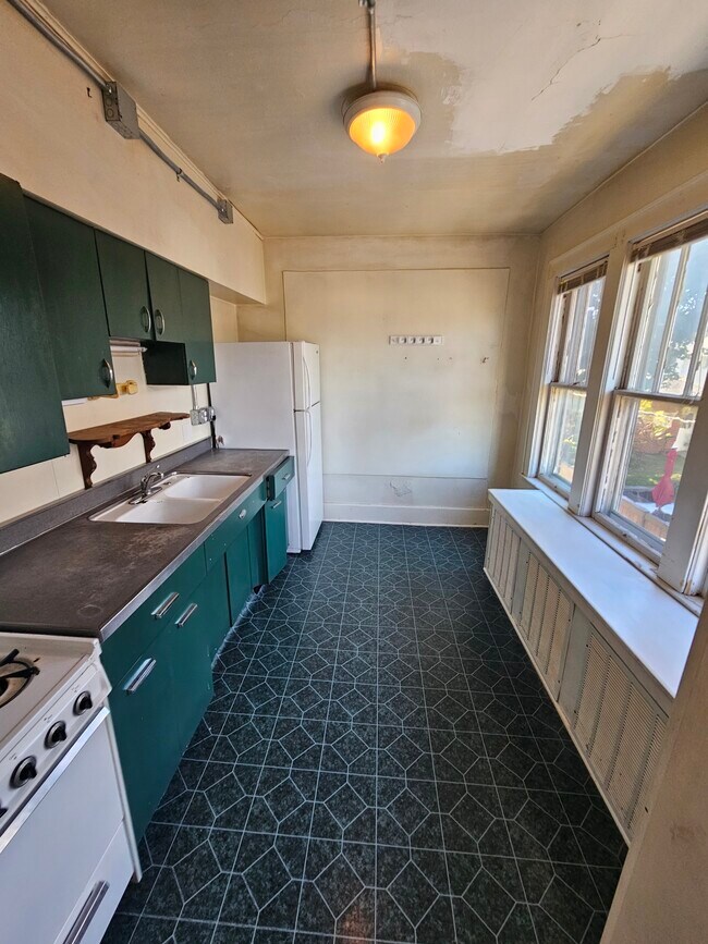 132 Simpson St unit 2, Morgantown, WV 26501 - photo 6