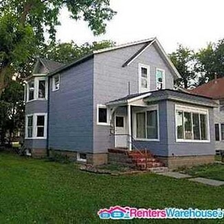 224 S Park St, Fairmont, MN 56031