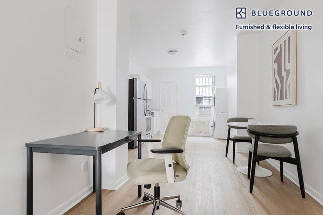 327 E 10th St unit FL1-ID2160, New York, NY 10009 - photo 3