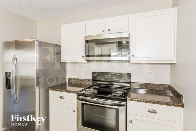 5705 Addington Dr, Fort Worth, TX 76135 - photo 4