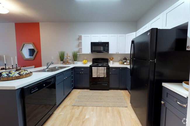 1BR, 1BA - 778 SF