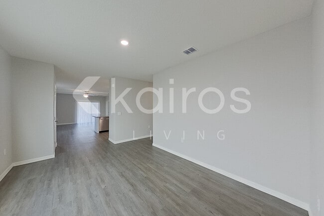 32044 Katelin Cir, Leesburg, FL 34748 - photo 2