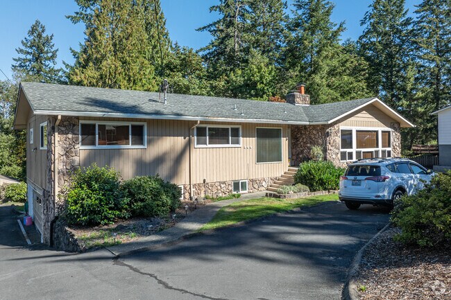 Columbia Heights East offers many ranch style homes.