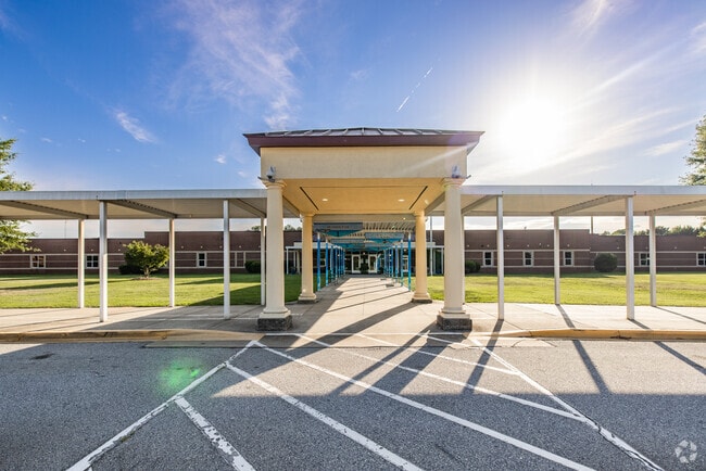 Simpsonville Elementary has a modern campus for its students to enjoy.