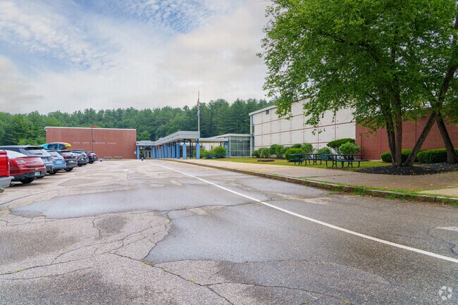 Inter-Lakes Elementary School has an overall grade of B- on Niche.