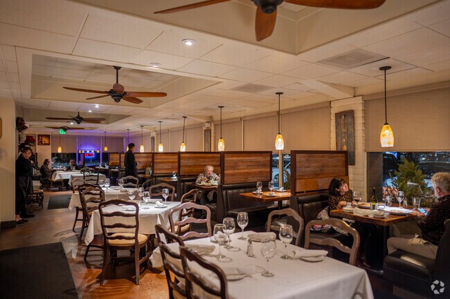 Izabella is a fine Italian Restaurant located in the bustling Downtown of South Lake Tahoe.