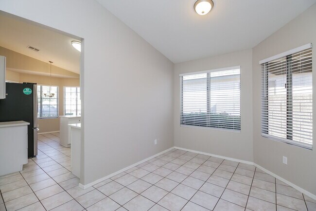 6329 W Puget Ave, Glendale, AZ 85302 - photo 5