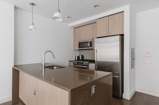 148 1st St unit FL7-ID1984, Jersey City, NJ 07302 - photo 6