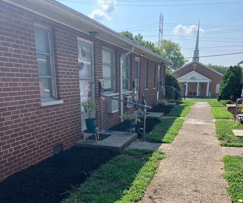 512 Olden Ave unit 2, Arlington Heights, OH 45215 - photo 1