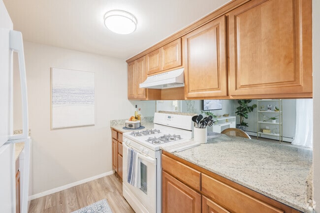 1BR, 1BA - The Laurel - 740SF Kitchen