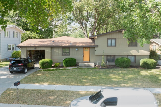 Split-level homes are popular in Meadowlane.