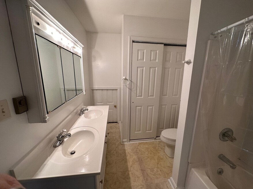 424 W Main St unit C, Waynesboro, PA 17268 - photo 1