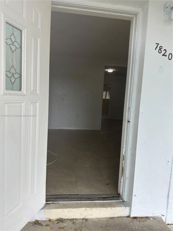 7820 NW 175th St, Hialeah, FL 33015