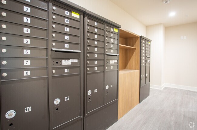 Mailroom-Lockers