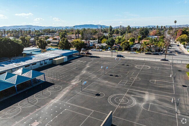 San Antonio Elementary School has a variety of outdoor activities for students to enjoy.