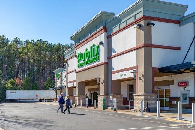 Publix is the main grocery store that locals can pick up necessities in Fairview.