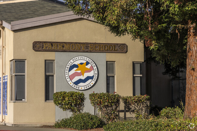 Parkmont Elementary School serves grades K-5.