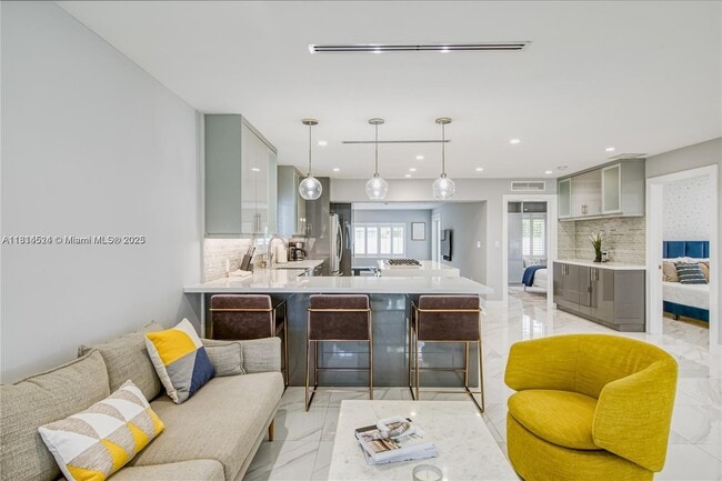 1239 Washington St, Hollywood, FL 33019 - photo 2