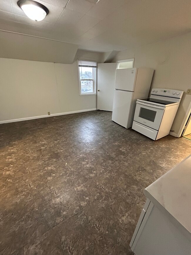 1222 Oxford Ave unit 2, Eau Claire, WI 54703 - photo 2