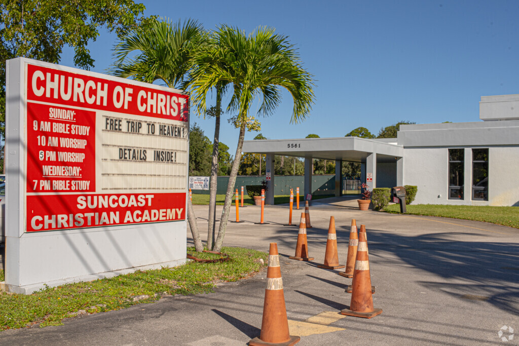 Suncoast Christian Academy provides education in the neighborhood of 
Winston Trails.