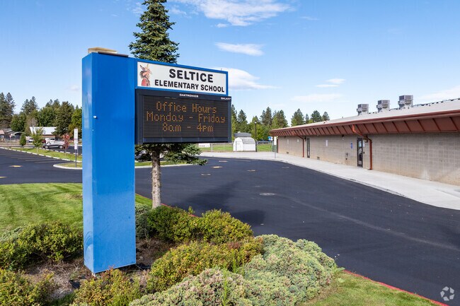 Seltice Elementary School has an overall B- grade from Niche.
