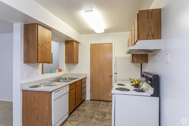 Chadds Ford, Midvale, UT 84047 - photo 2