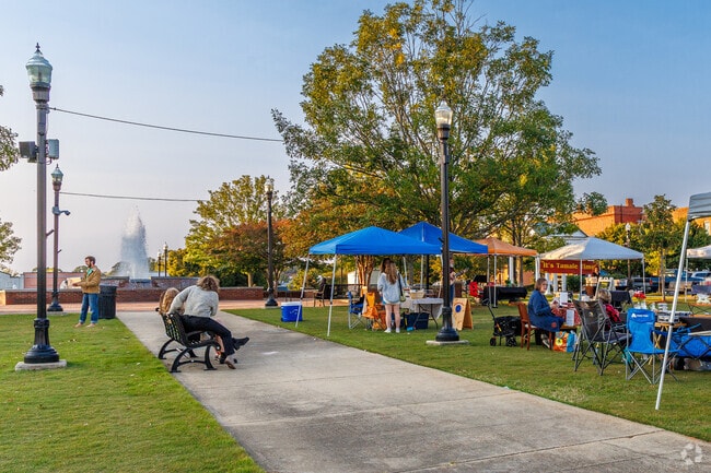 The O Grows Farmer's Market is only a short drive from Stage Road to downtown Opelika.